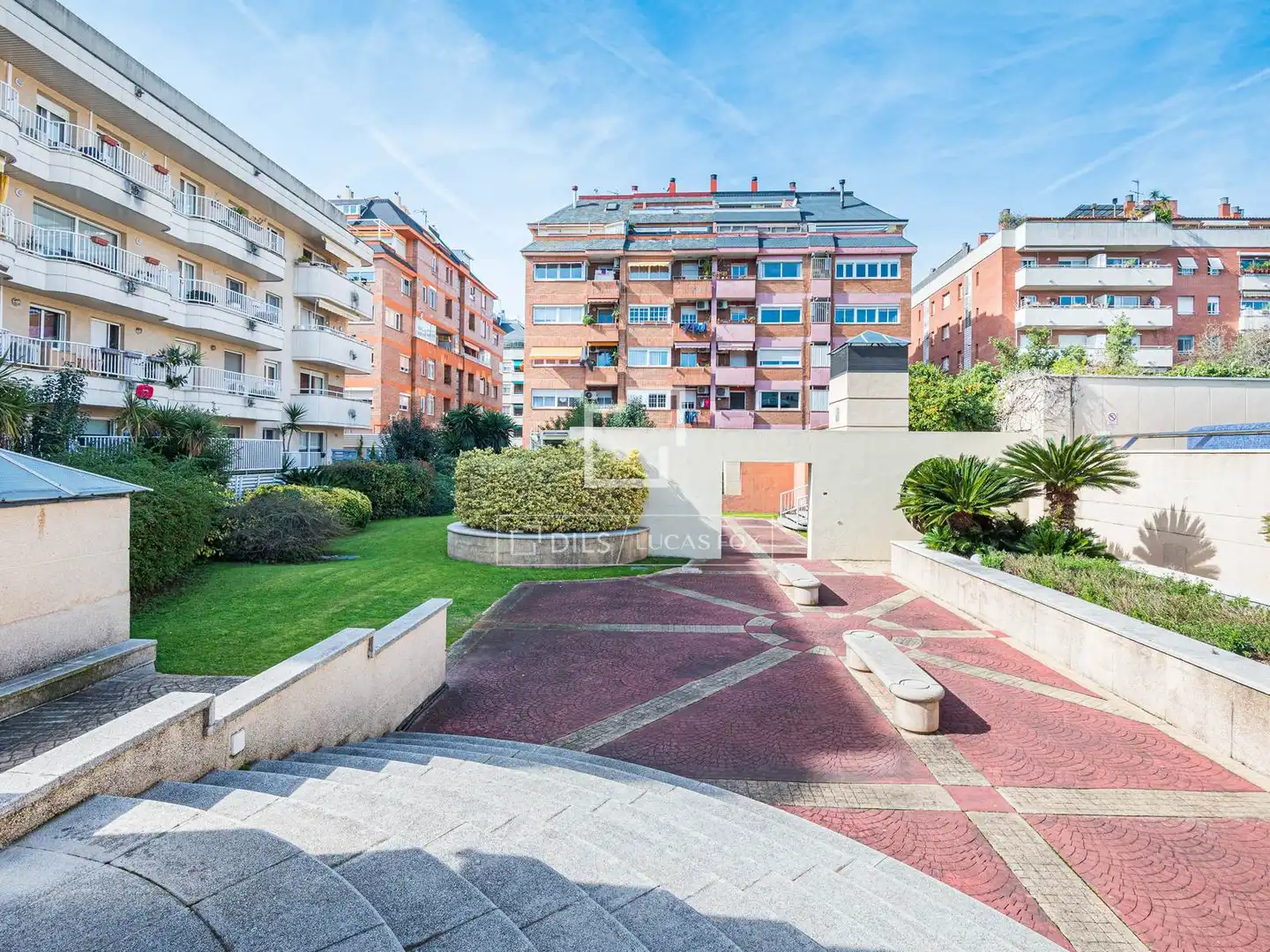 Exterior view of Flat for sale in Sant Cugat del Vallès  with Air Conditioner, Heating and Terrace