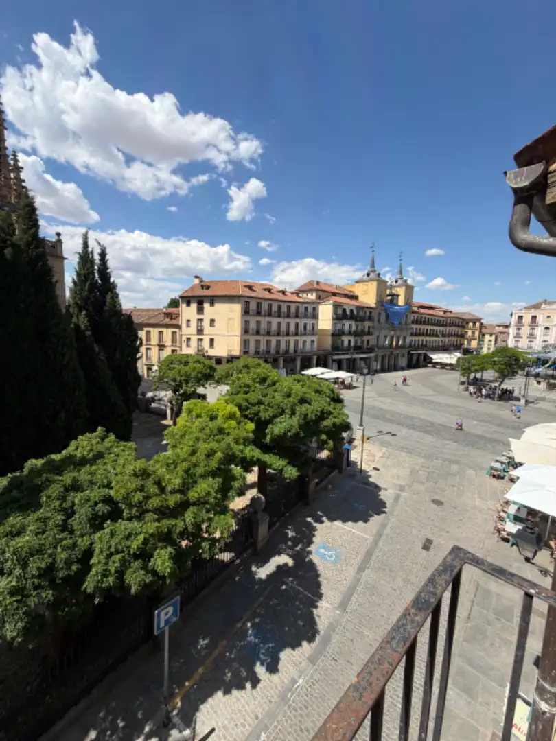 Vista exterior de Casa o xalet en venda en Segovia amb Balcó