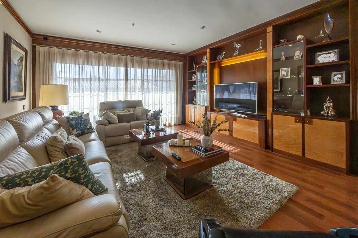 Living room of House or chalet for sale in Sabadell  with Air Conditioner, Heating and Private garden