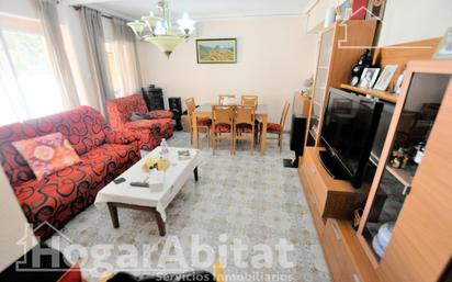 Living room of Flat for sale in  Valencia Capital  with Air Conditioner and Balcony