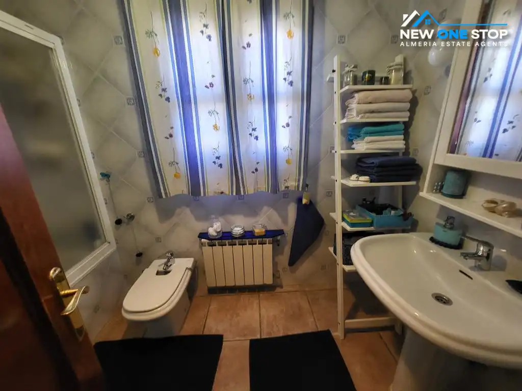 Baño de Casa o chalet en venta en Mojácar con Aire acondicionado, Calefacción y Jardín privado