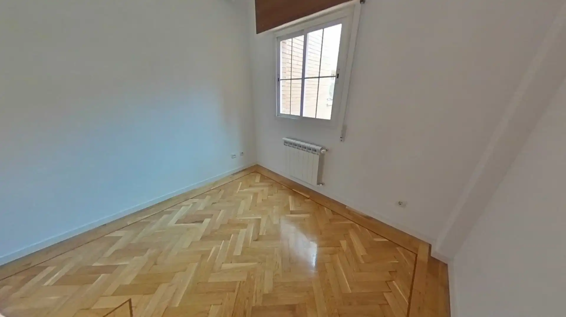 Habitación de Dúplex en venta en San Sebastián de los Reyes con Calefacción, Terraza y Trastero