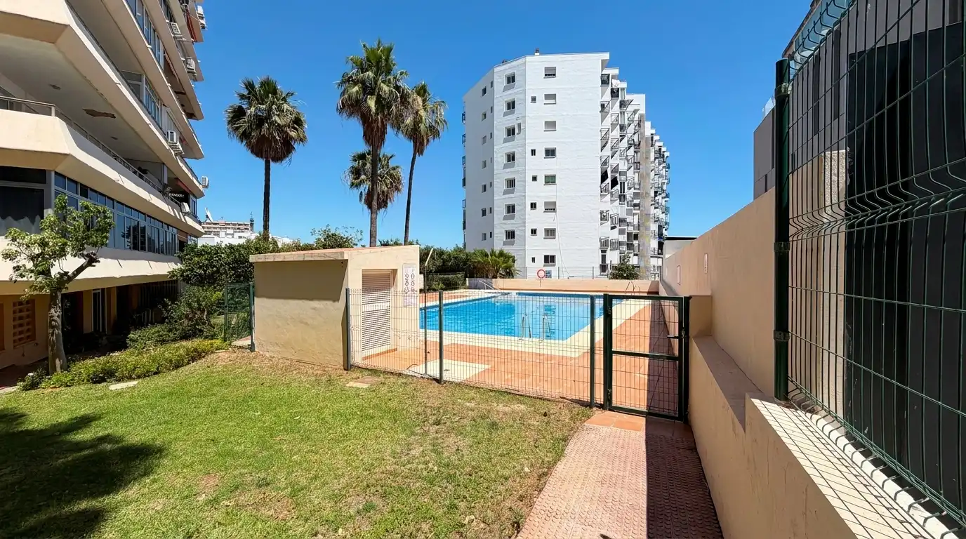 Außenansicht von Wohnung zum Verkauf in Benalmádena mit Gemeinschaftspool