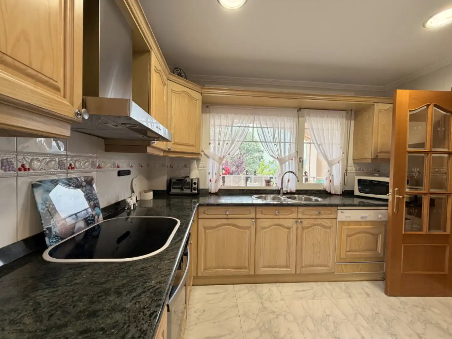 Küche von Haus oder Chalet zum Verkauf in Piélagos mit Heizung, Privatgarten und Terrasse