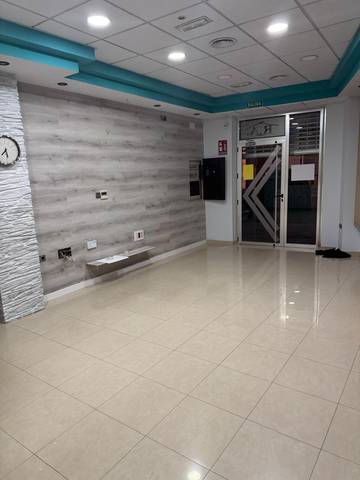 Local comercial en Alquiler en Atarfe