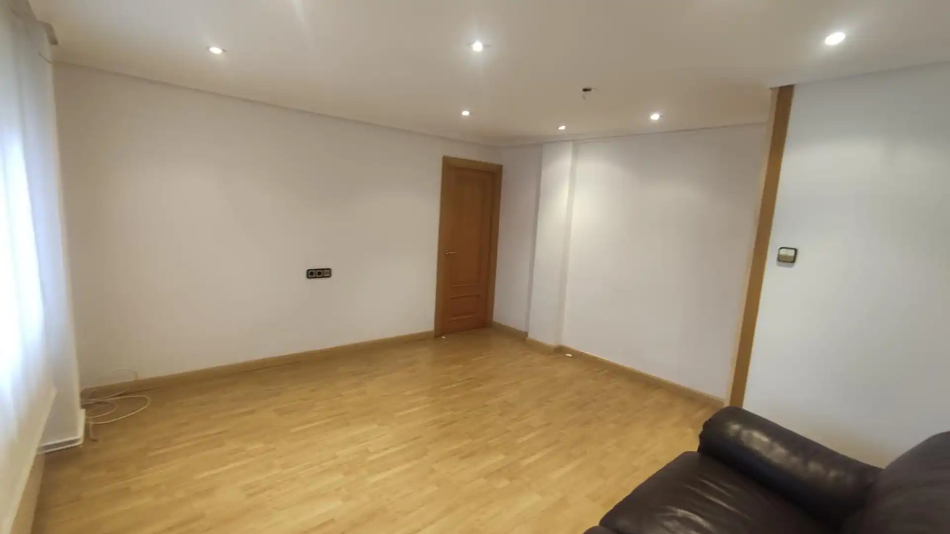 Piso de alquiler en De Santa Rita De Casia, Barrio de Delicias