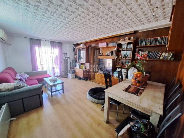 Piso en Venta en Reyes