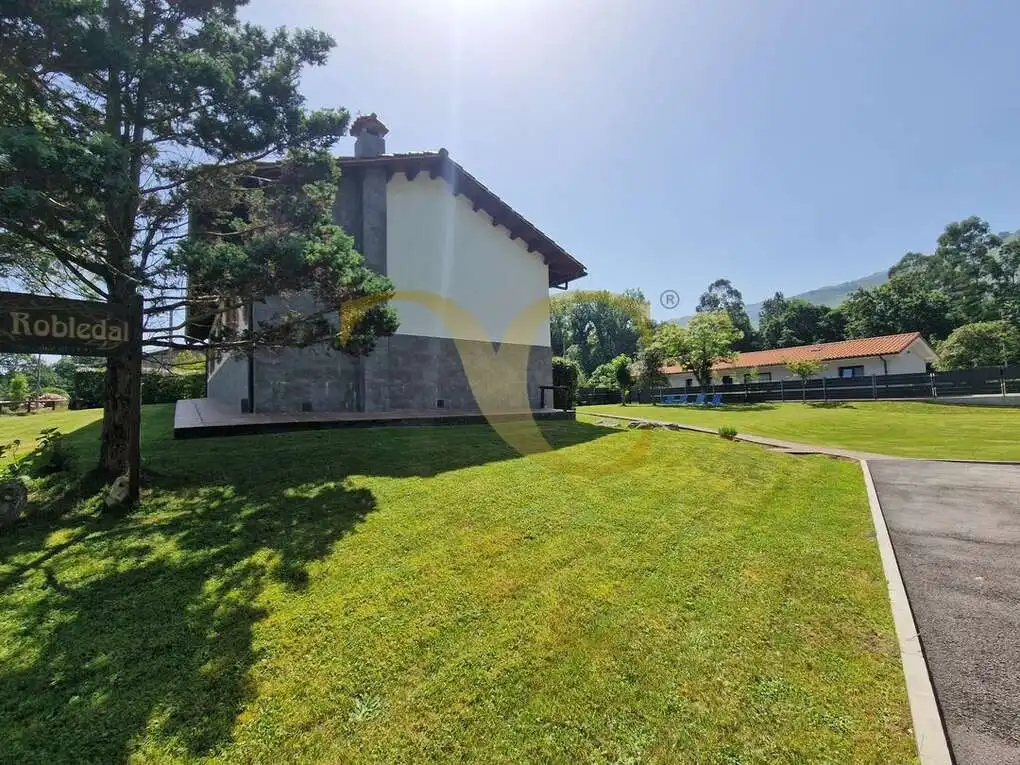 Jardí de Casa o xalet en venda en Llanes amb Calefacció, Jardí privat i Terrassa