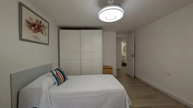 Schlafzimmer von Wohnung zur Miete in Elche / Elx mit Möbliert, Ofen und Waschmaschine