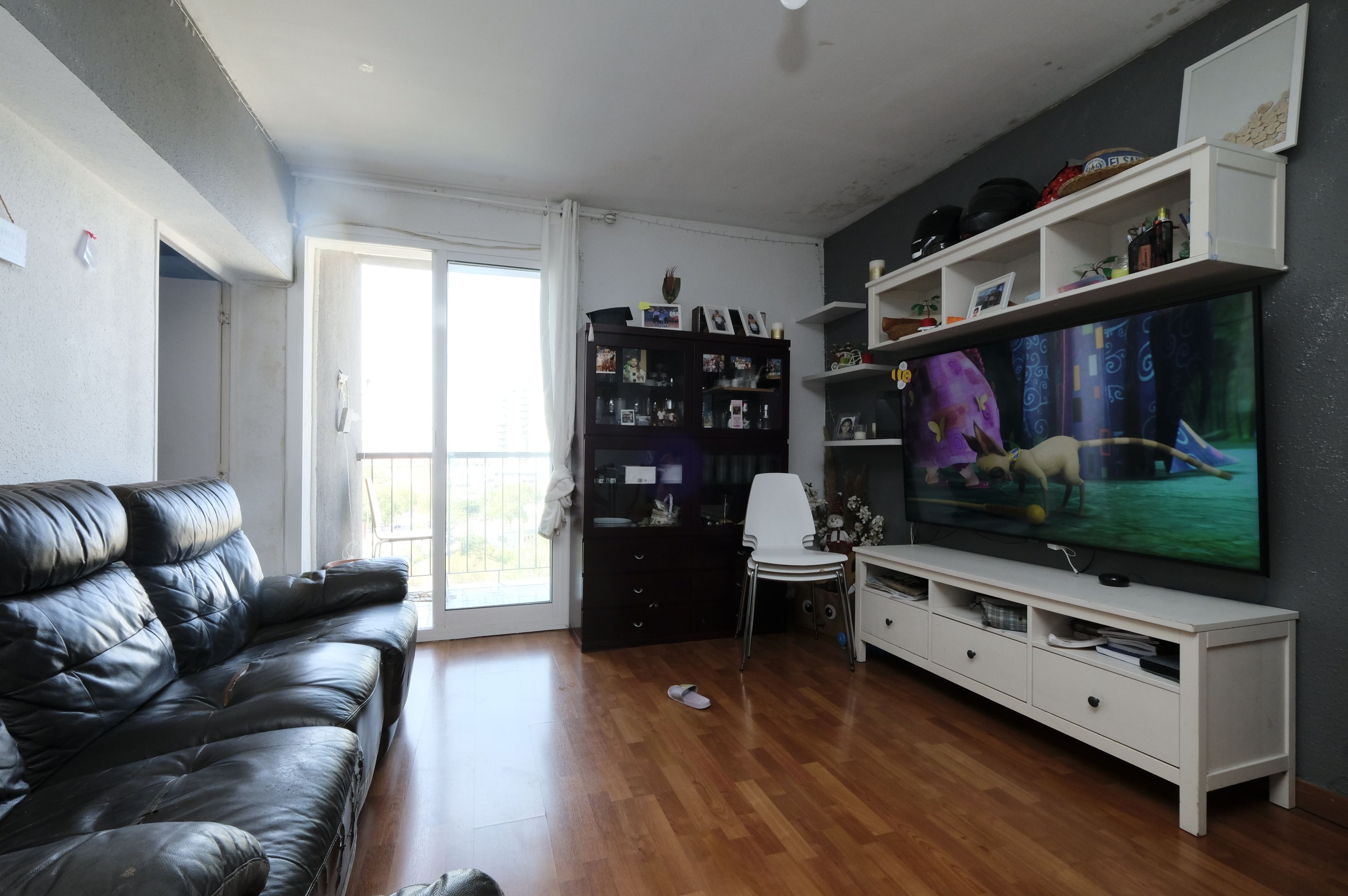 Sala de estar de Piso en venta en  Barcelona Capital con Trastero y Balcón