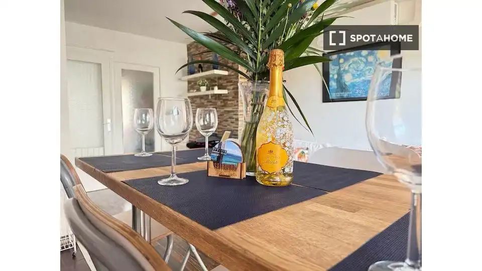 Dining room of Flat for rent in Barcelona  with Air Conditioner, Heating and Furnished