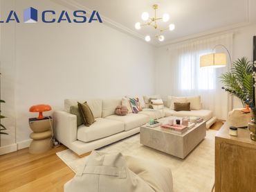 Piso con balcón en venta en Calle de José Abascal