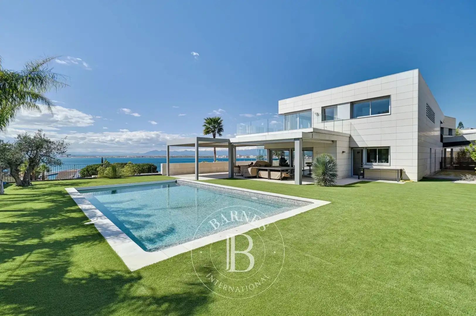 Casa con piscina in vendita a Almadrava - Canyelles - Puig-Rom
