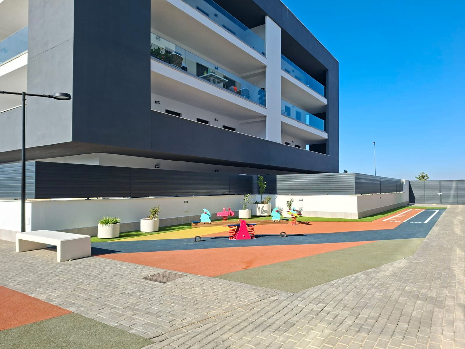 Exterior view of Flat to rent in La Rinconada  with Air Conditioner, Heating and Terrace