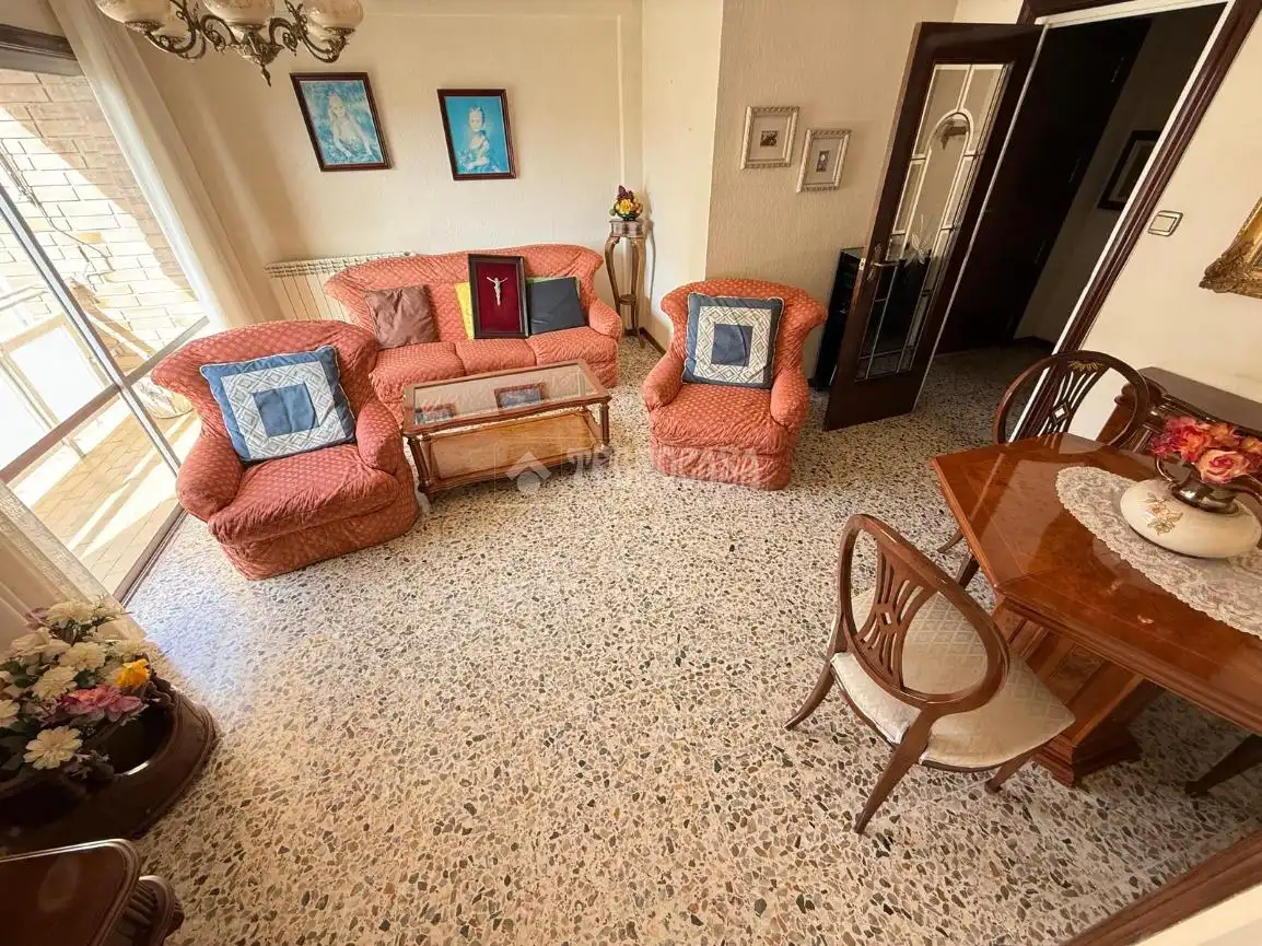 Sala de estar de Piso en venta en Zaragoza con Calefacción, Trastero y Balcón