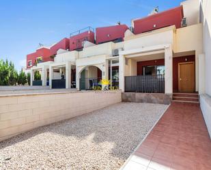 Vista exterior de Casa o xalet de lloguer en Torrevieja amb Aire condicionat, Terrassa i Piscina