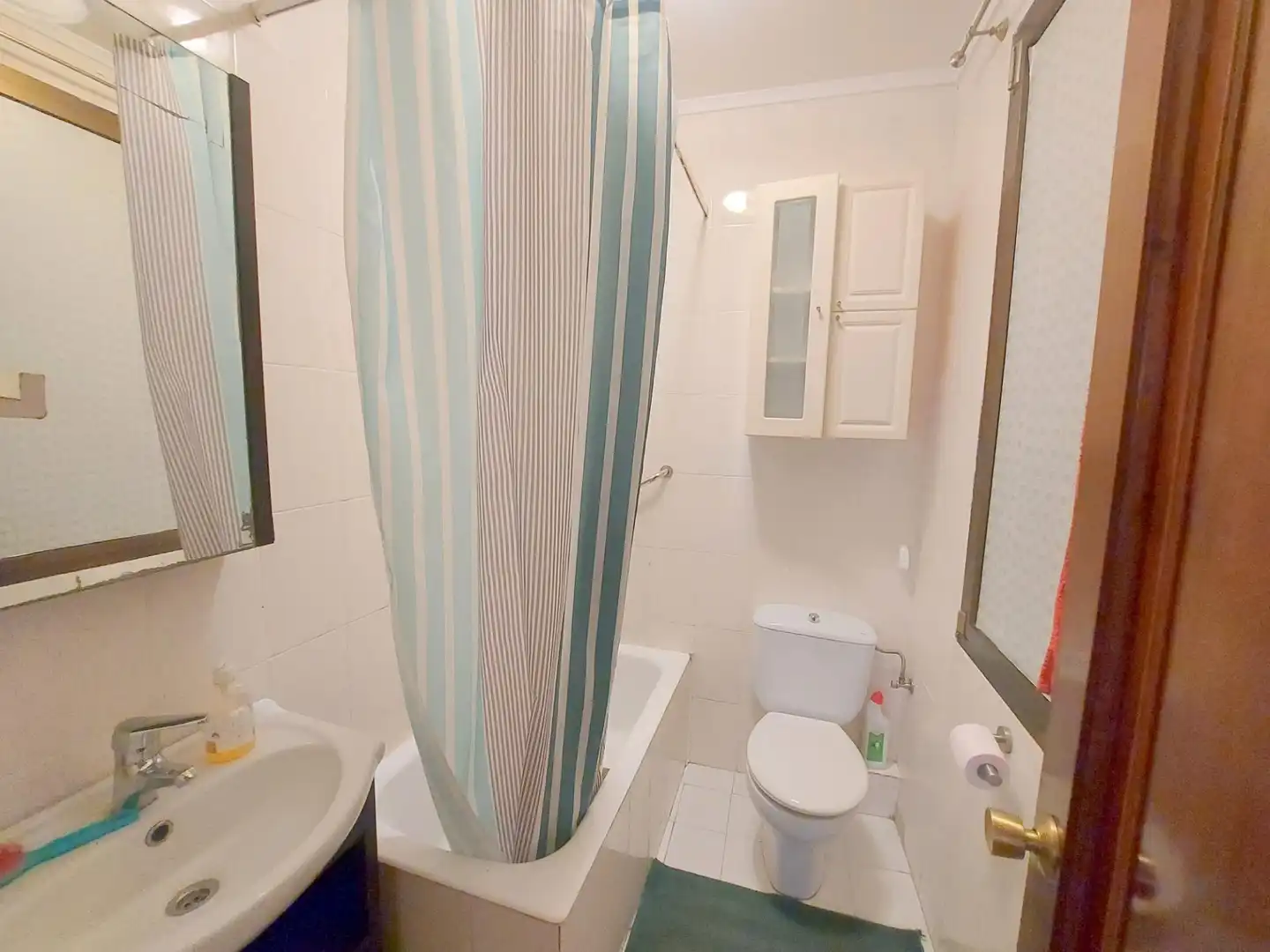 Bathroom of Flat for sale in Bilbao   with Heating, Furnished and Balcony