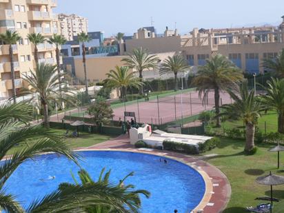 Piscina de Apartament en venda en La Manga del Mar Menor amb Terrassa, Piscina i Balcó