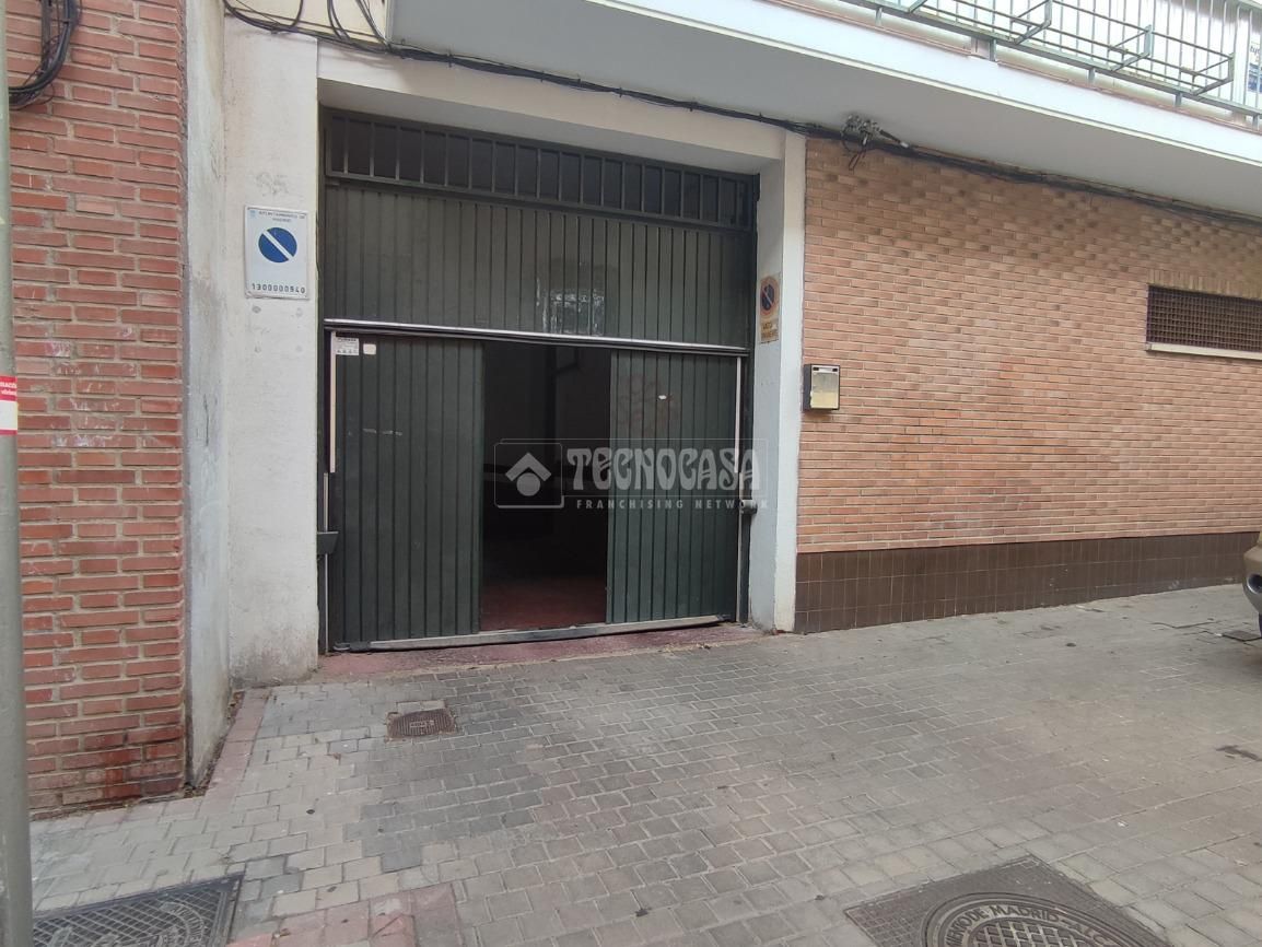 Exterior view of Garage for sale in  Madrid Capital