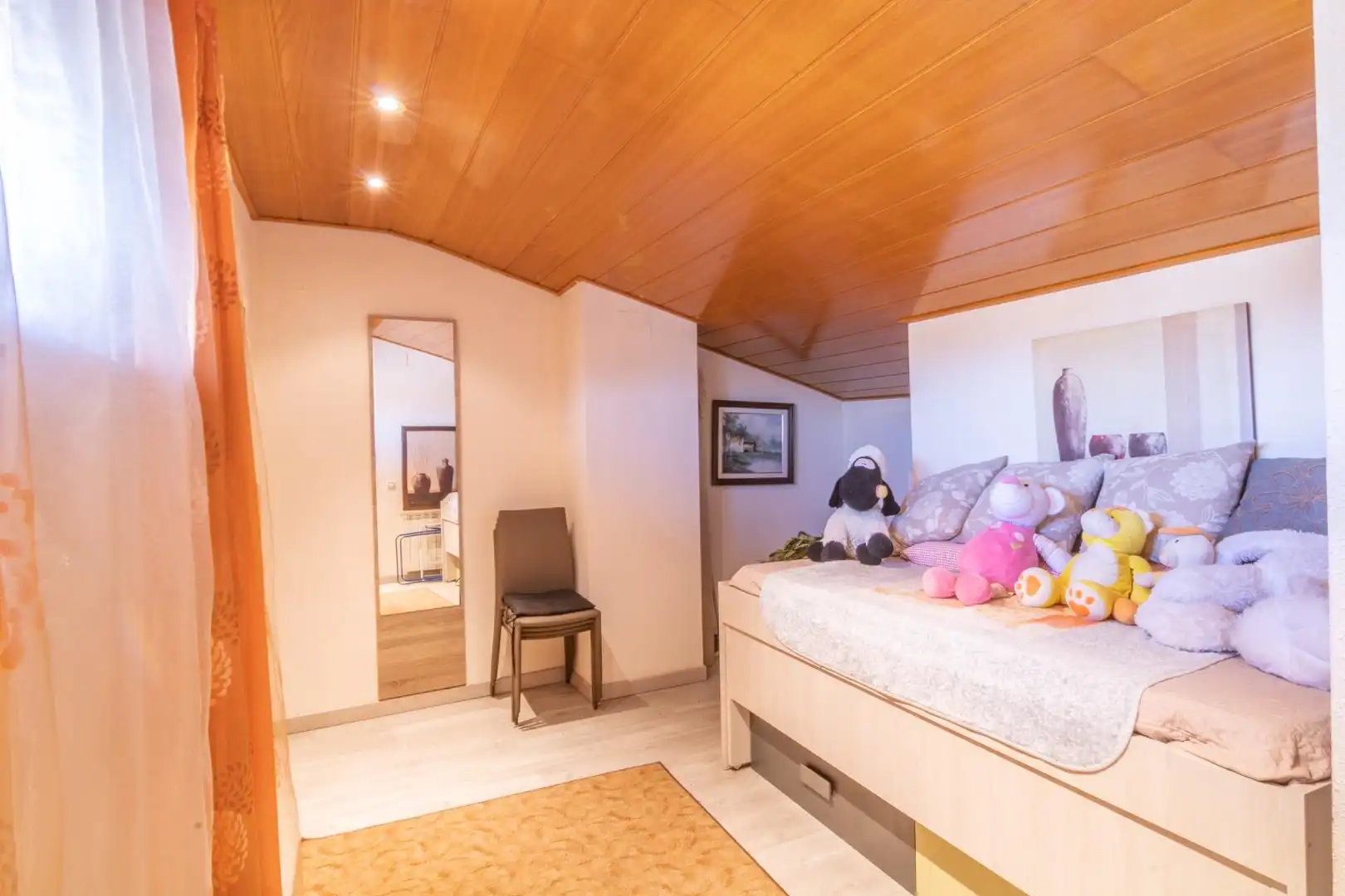 Schlafzimmer von Dachboden zum Verkauf in Terrassa mit Terrasse und Balkon