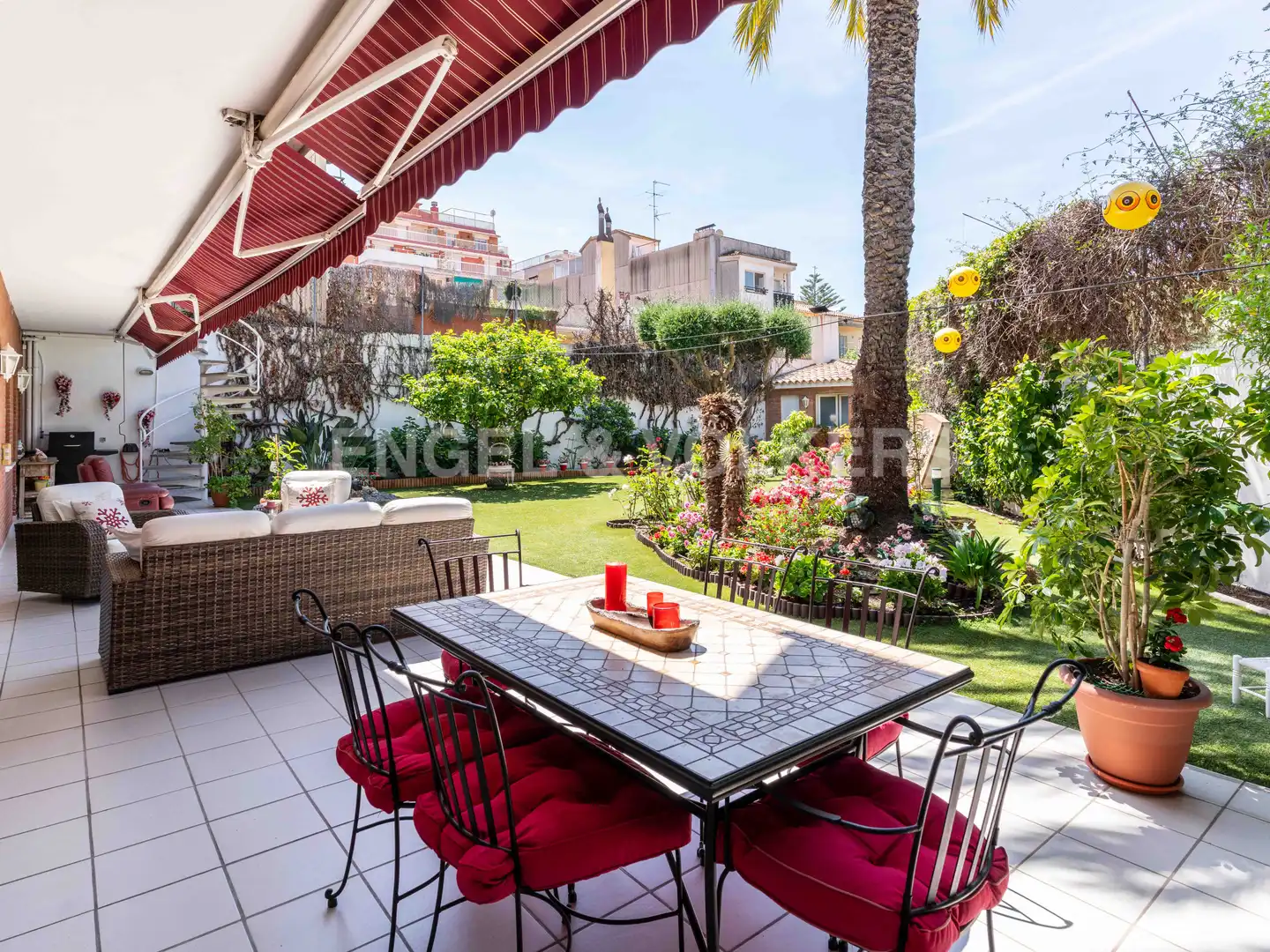 Terrasse von Haus oder Chalet zum Verkauf in Pineda de Mar mit Klimaanlage, Heizung und Privatgarten