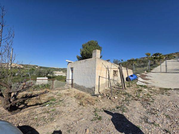 Nave industrial en Venta en Calle Benzal en Pulpí pueblo