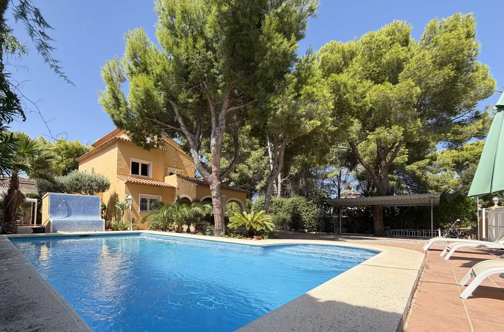 Villa avec piscine à vendre à Las Rotas / Les Rotes