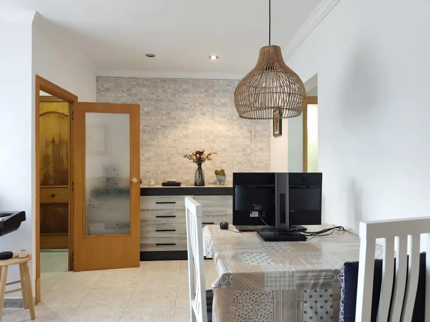 Comedor de Piso en venta en Girona con Calefacción, Amueblado y Horno