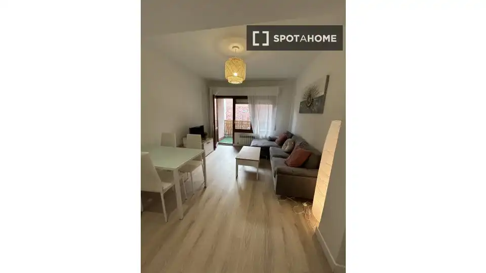 Exterior view of Flat for share in Segovia  with Air Conditioner, Heating and Furnished