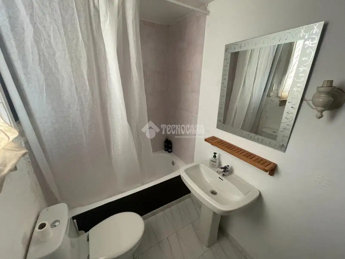 Baño de Piso en venta en Zaragoza con Calefacción y Amueblado