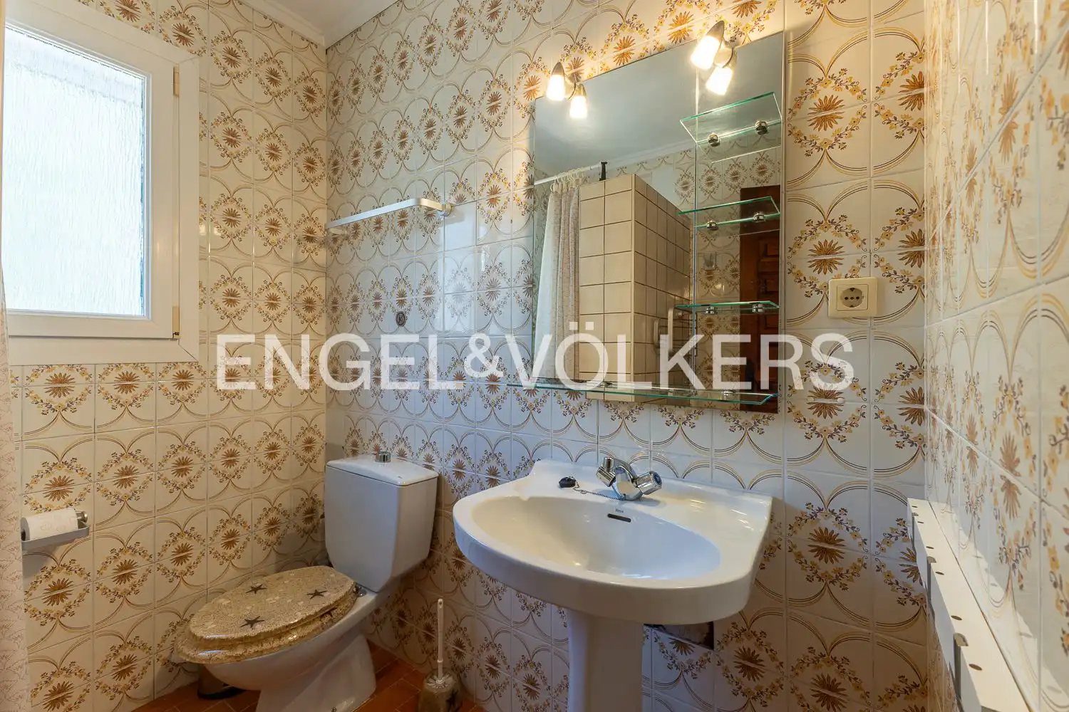 Bathroom of Houses for sale in Dénia  with Air Conditioner, Heating and Private garden