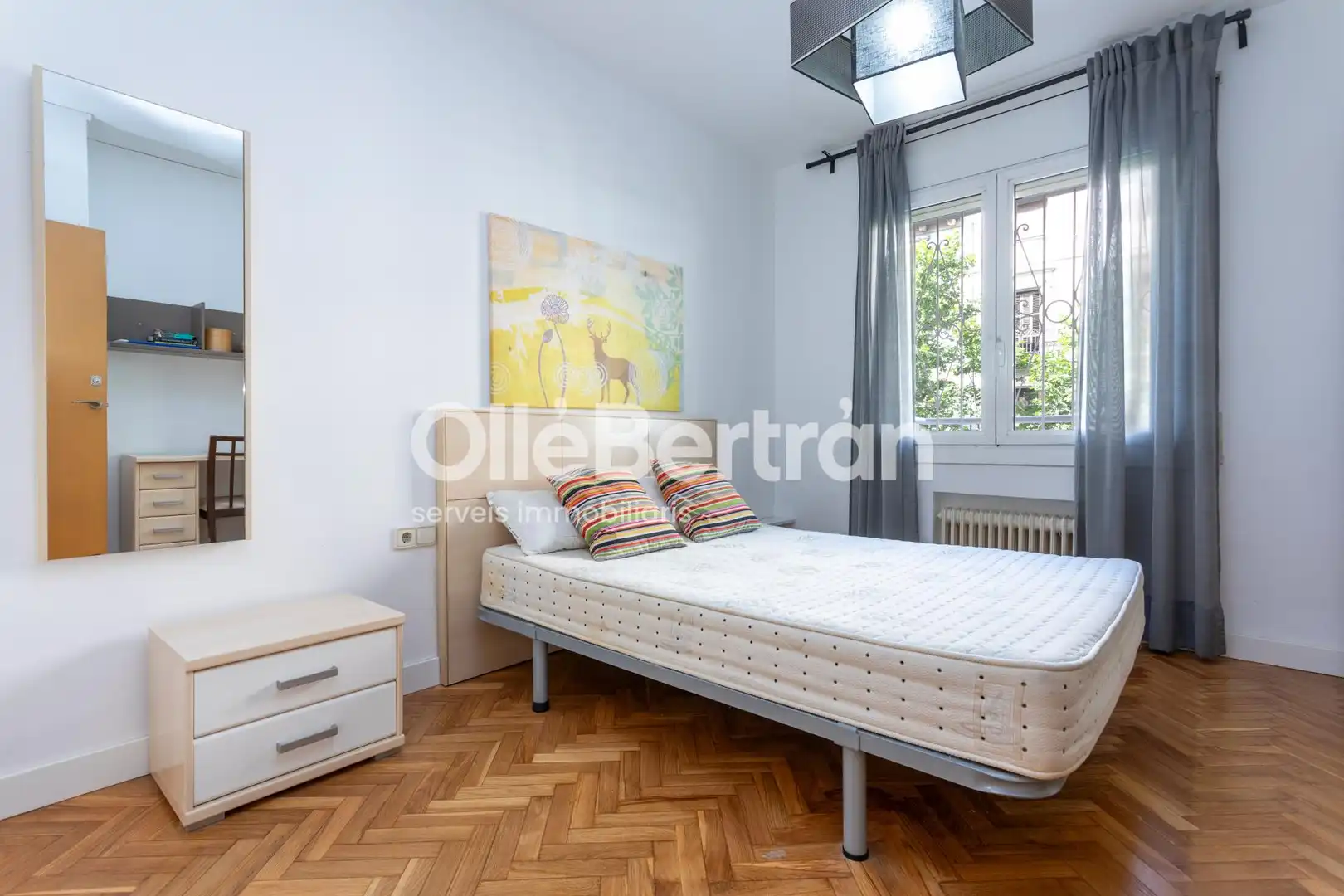 Habitación de Piso en venta en Barcelona con Calefacción y Balcón