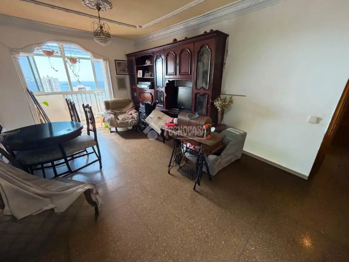 Sala de estar de Piso en venta en Las Palmas de Gran Canaria con Aire acondicionado y Balcón
