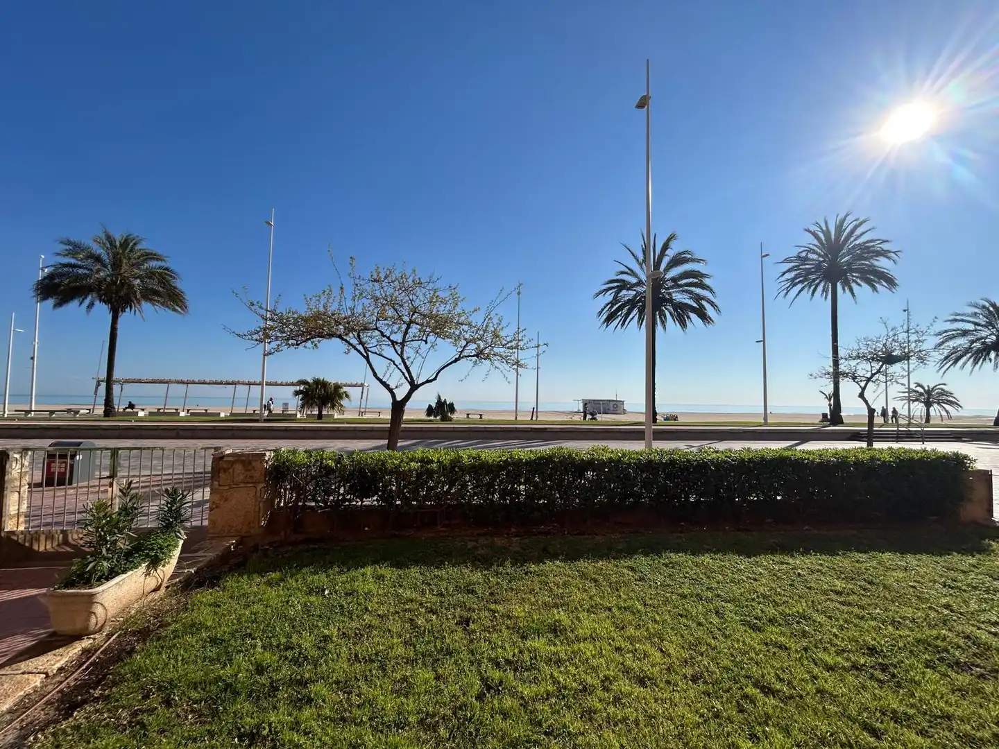 Vista exterior de Apartament en venda en Gandia amb Aire condicionat, Terrassa i Moblat