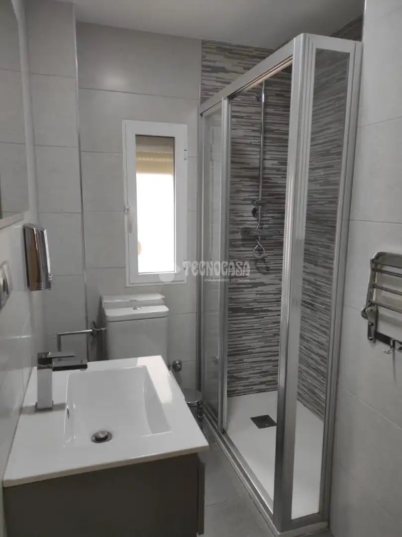 Baño de Piso en venta en Jaén con Balcón