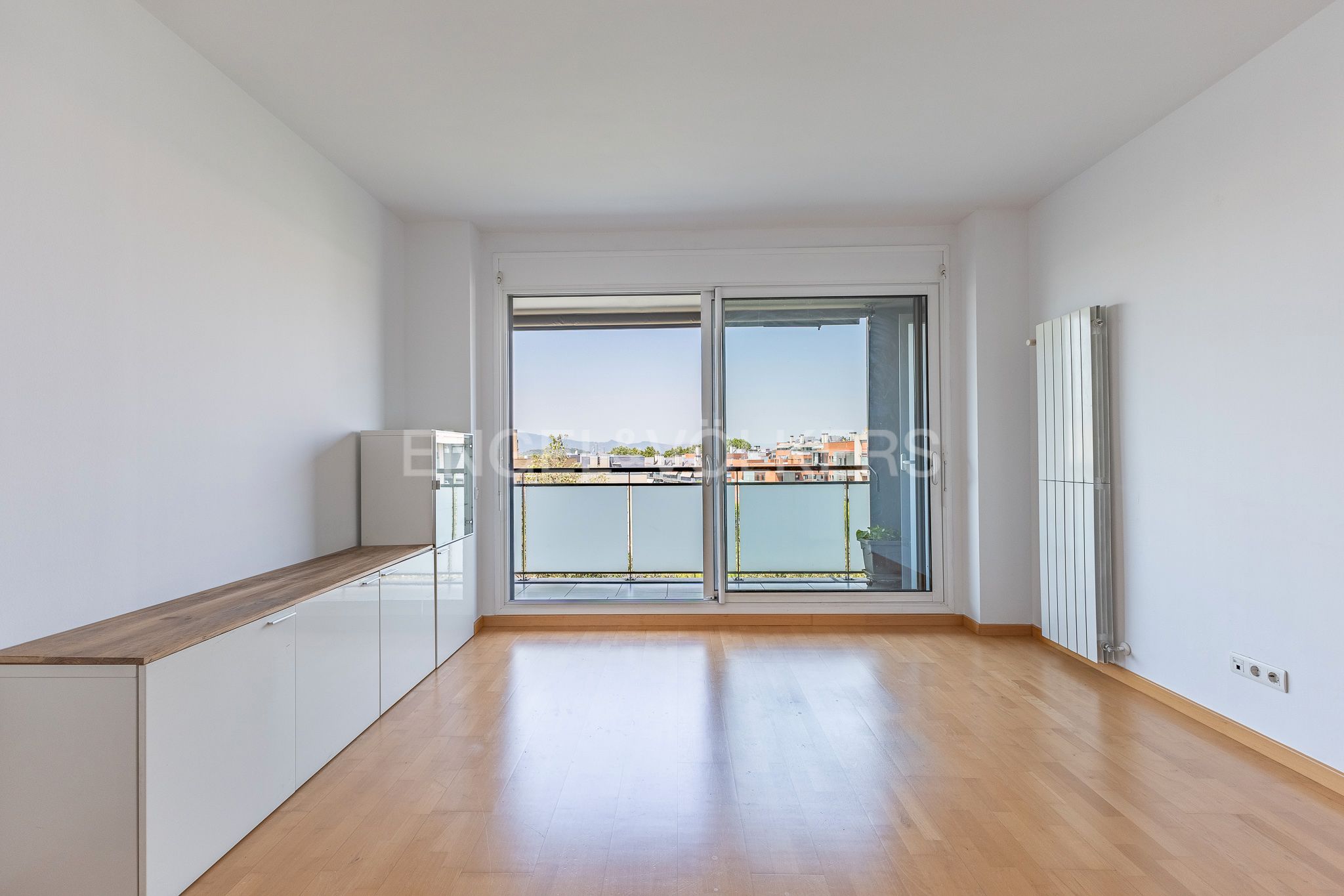 Sala d'estar de Apartament en venda en Sant Cugat del Vallès amb Aire condicionat, Calefacció i Parquet