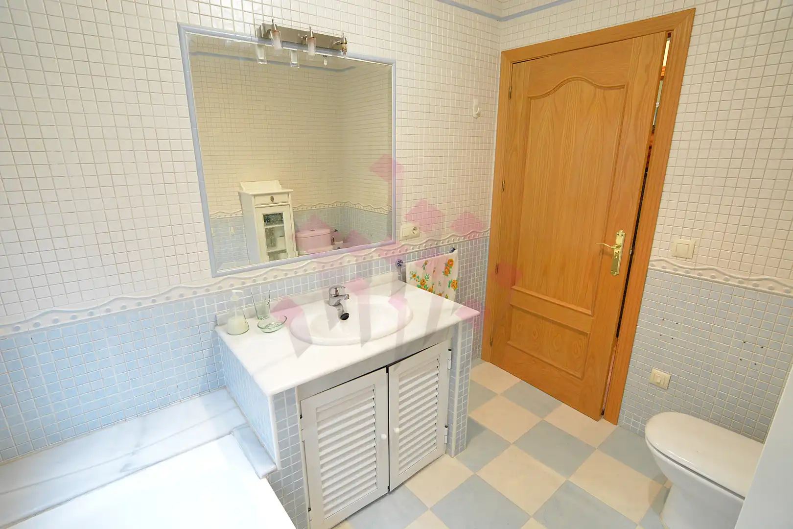 Bathroom of Houses for sale in Villarrubia de los Ojos  with Air Conditioner, Heating and Storage room
