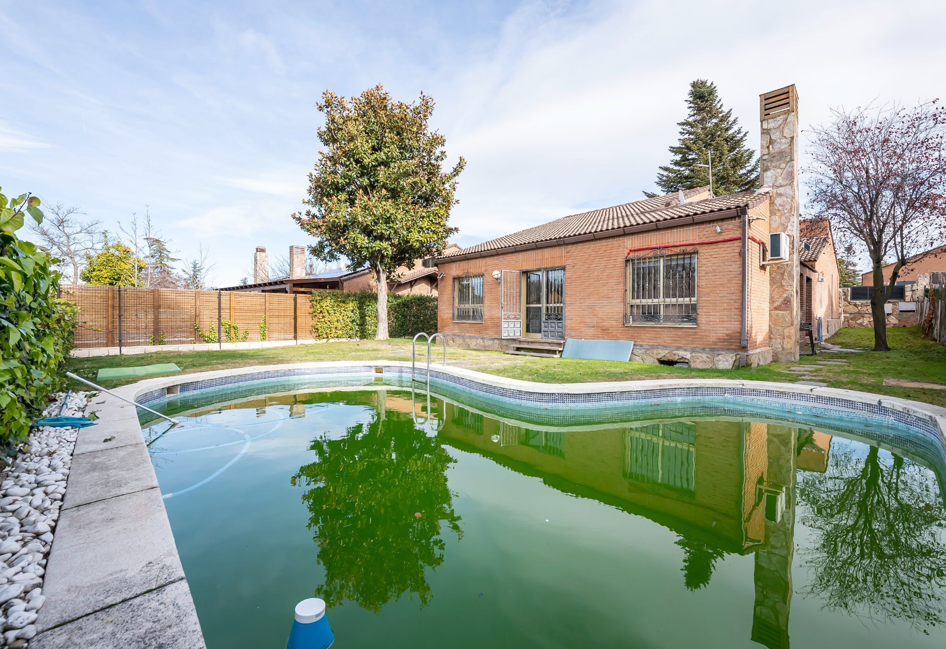 Piscina de Casa o xalet en venda en Rivas-Vaciamadrid amb Aire condicionat, Calefacció i Jardí privat