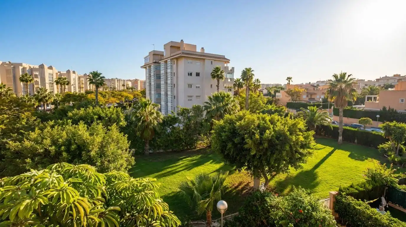 Vista exterior de Casa adosada en venta en Alicante / Alacant con Aire acondicionado, Jardín privado y Terraza