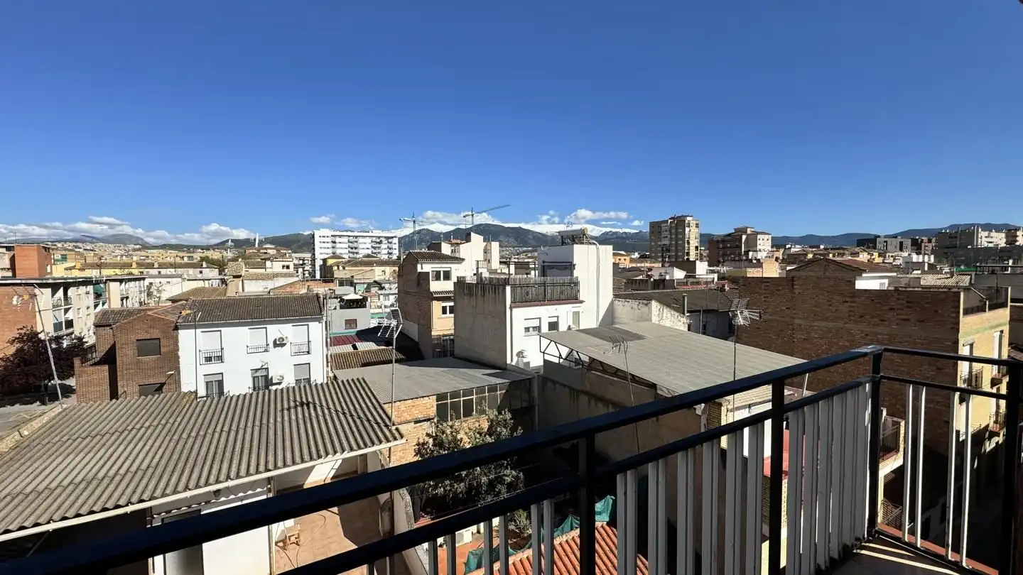 Flat for rent in Calle Calle Segovia, Barrio de Zaidín