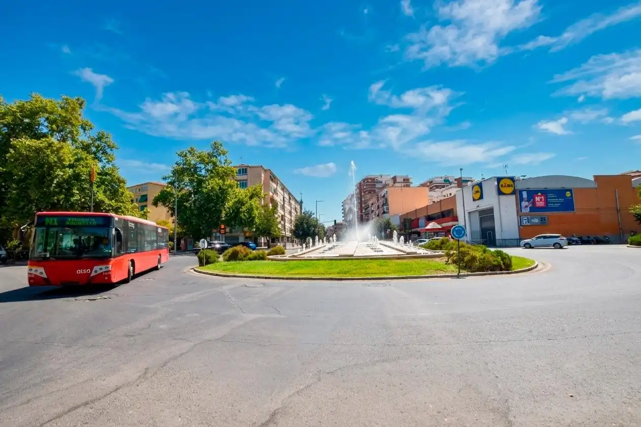 Exterior view of Flat for rent in Granada  with Air Conditioner and Furnished