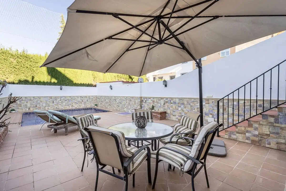 Terrassa de Casa o xalet en venda en Vegas del Genil amb Aire condicionat, Calefacció i Terrassa