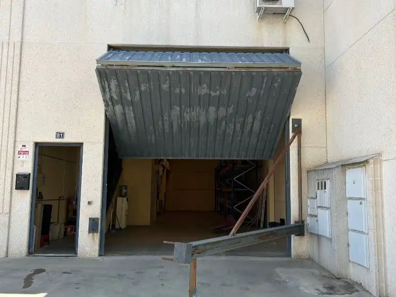 Außenansicht von Geschaftsraum zur Miete in Arroyomolinos (Madrid) mit Klimaanlage