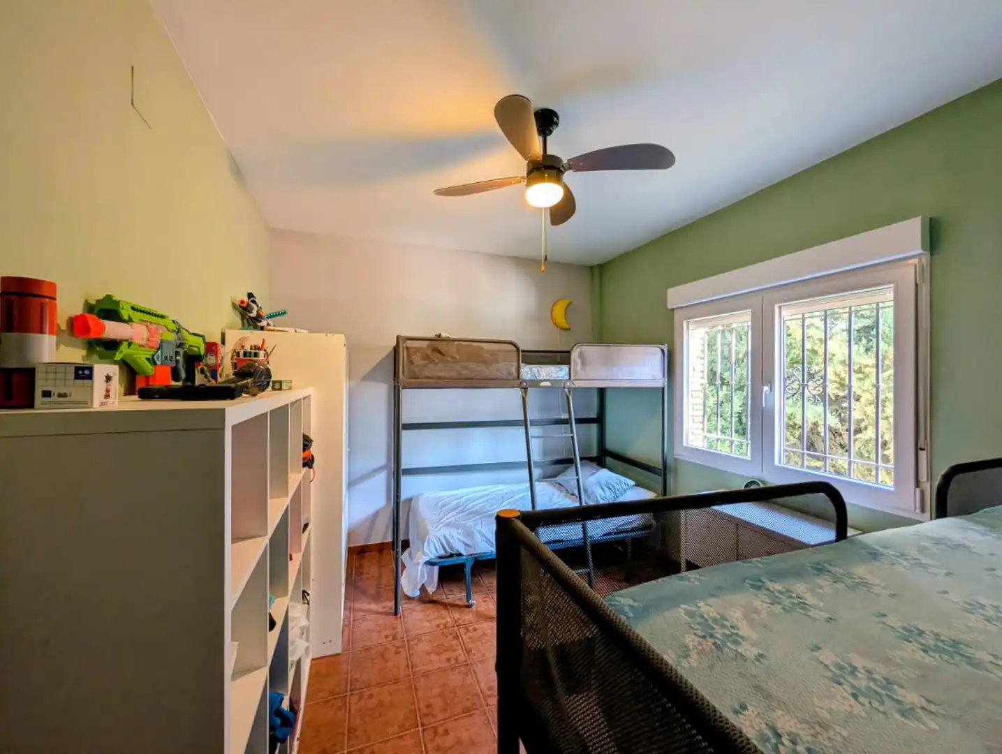 Dormitori de Casa o xalet en venda en Loja amb Aire condicionat, Calefacció i Jardí privat