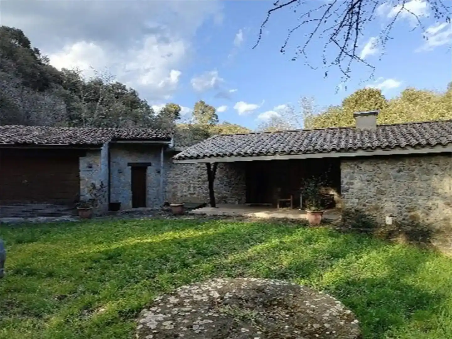 Vista exterior de Piso en venta en Santa Pau con Jardín privado, Parquet y Trastero