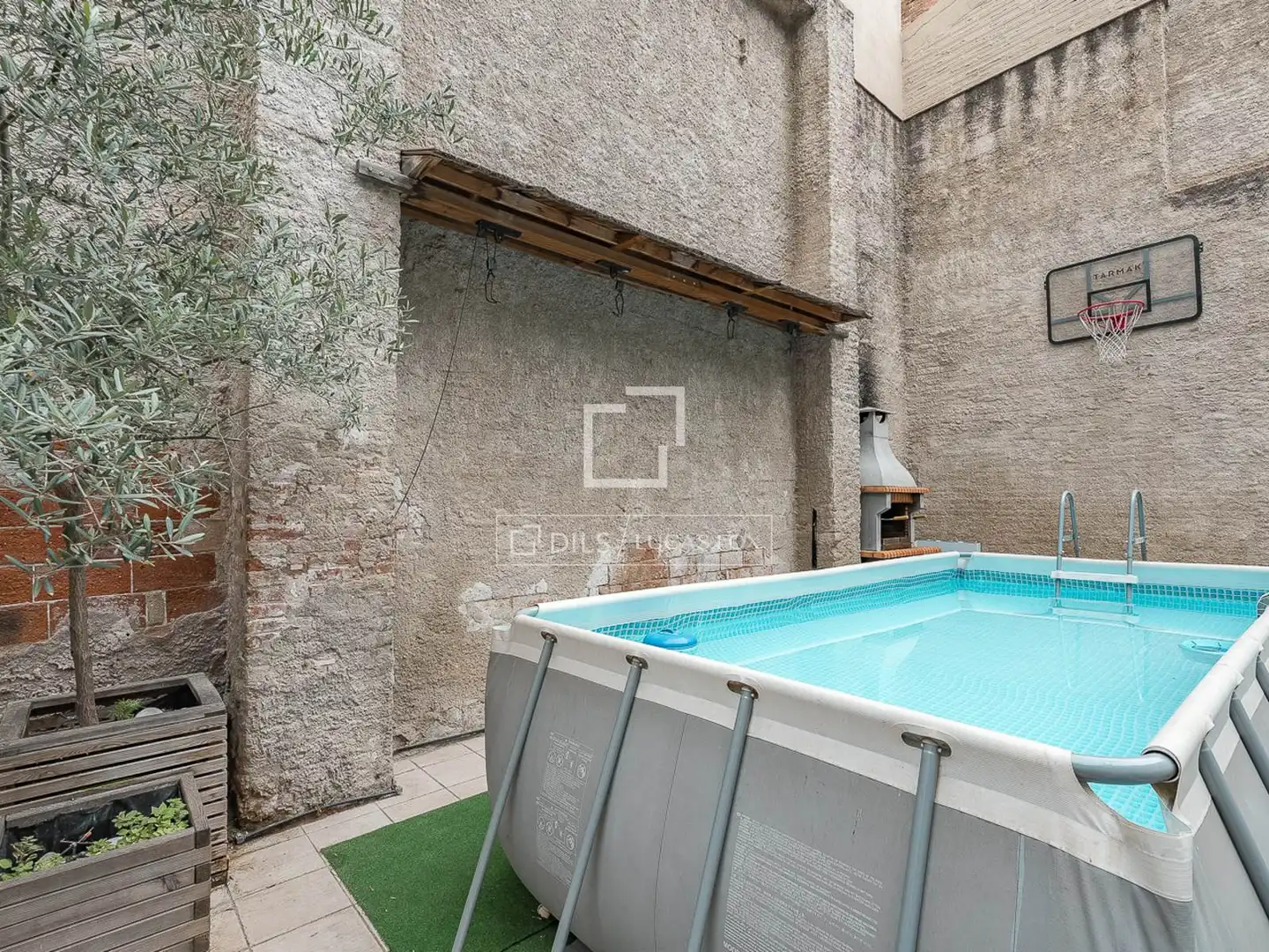 Piscina de Casa o xalet en venda en Barcelona amb Aire condicionat, Terrassa i Piscina