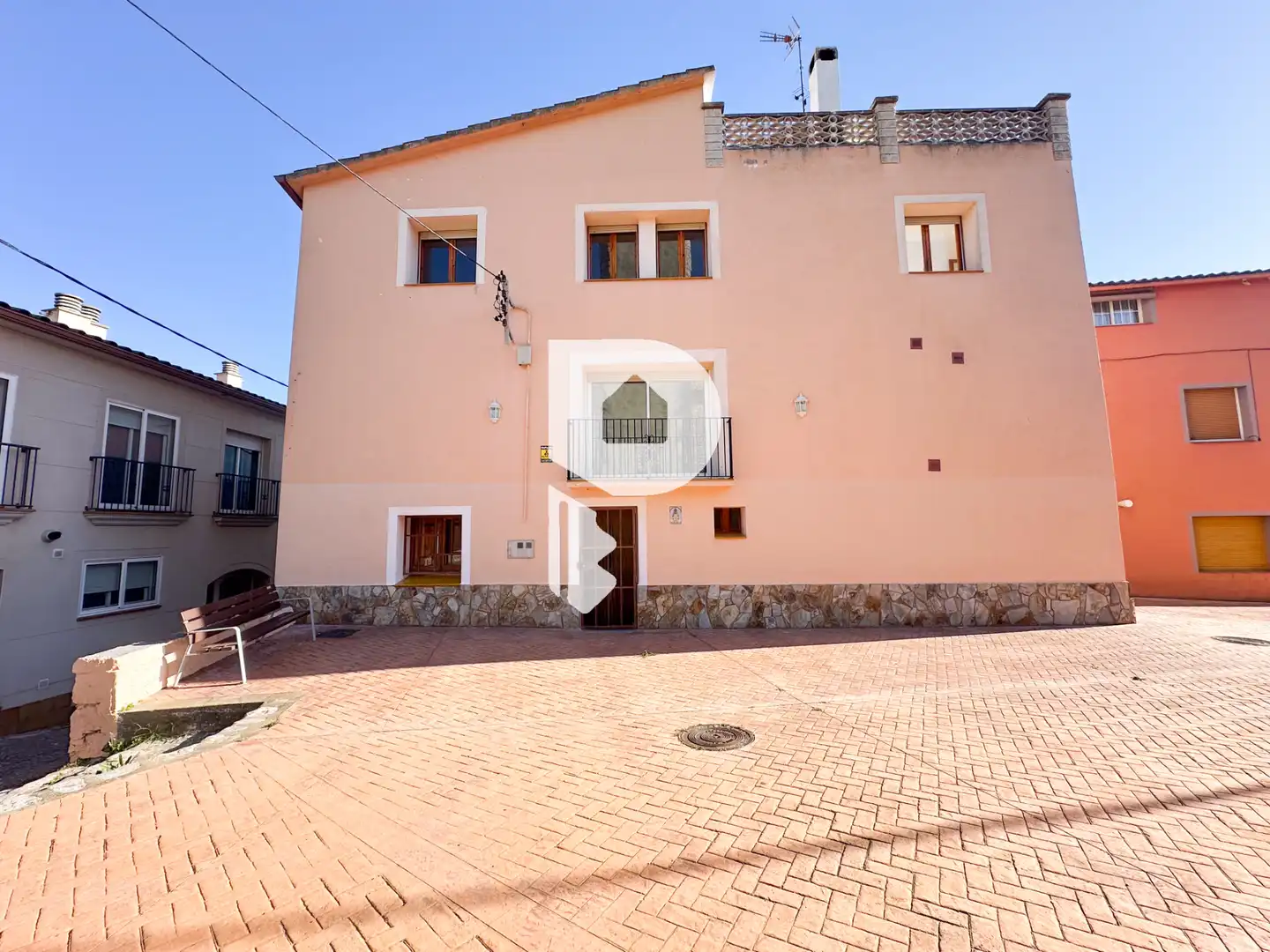 Vista exterior de Casa o xalet en venda en Olesa de Bonesvalls amb Balcó