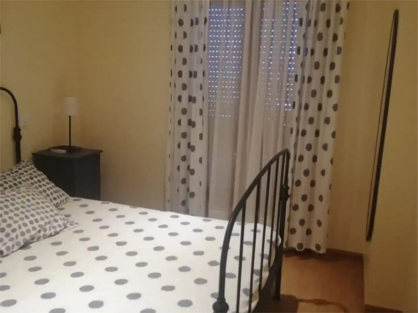 Habitación de Piso en venta en Villa del Campo con Aire acondicionado, Jardín privado y Amueblado