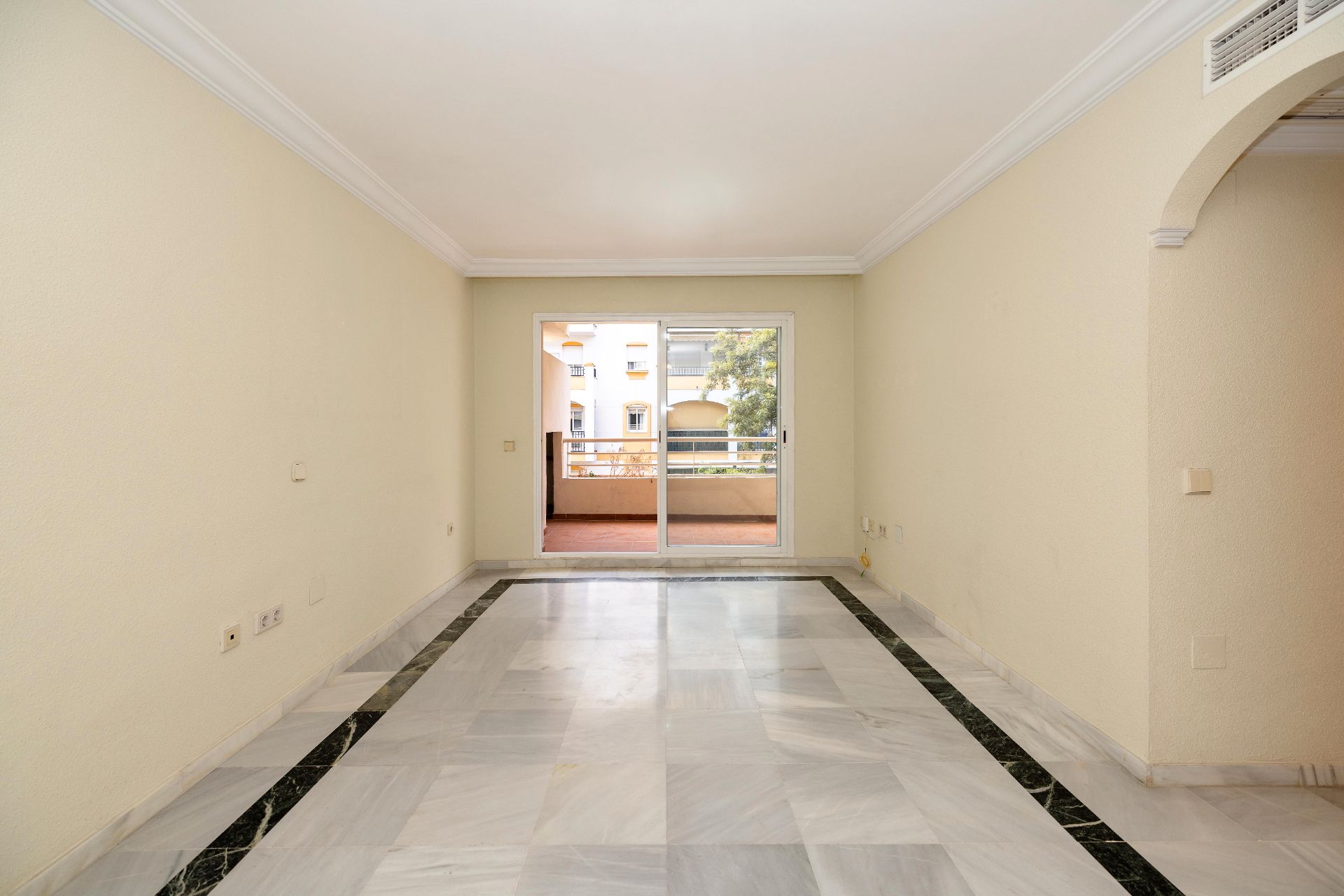 Piso en venta en Marbella con Aire acondicionado, Terraza y Trastero