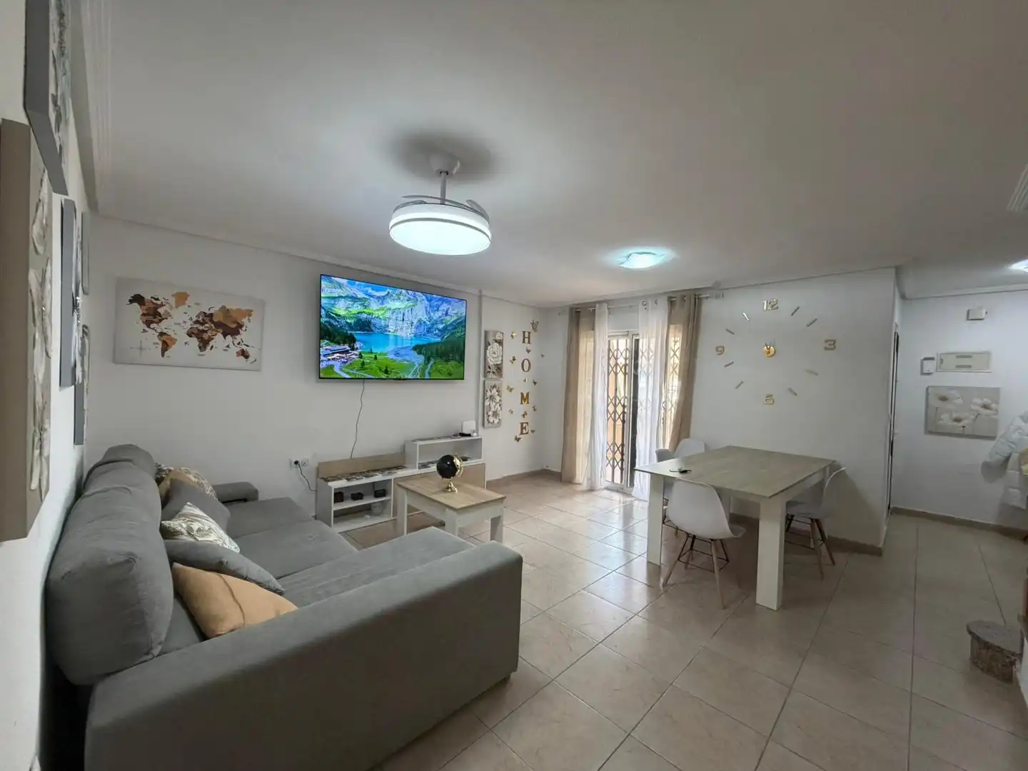Sala d'estar de Casa o xalet de lloguer en Bigastro amb Aire condicionat i Moblat
